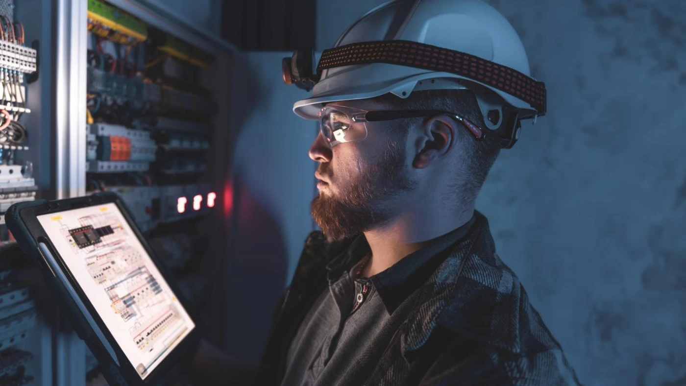 electrician Pro working